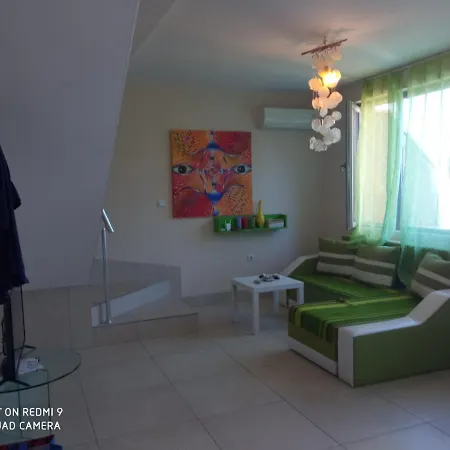 Teo Mezonet 2 Bedroom Appartement